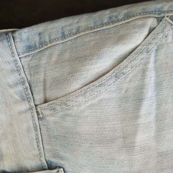 Old Navy Cutest Jean Shorts Ever - Really show off your legs 😁 - Picture 4 of 11